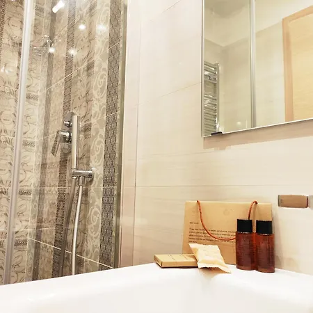 Luxury - Experience 招待所 4*